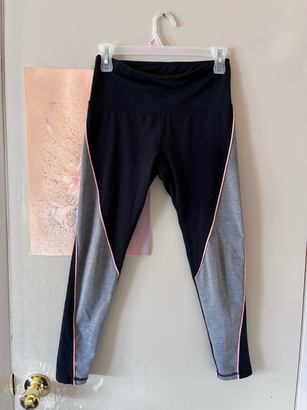 Xersion Black & Gray Leggings with Pink Piping